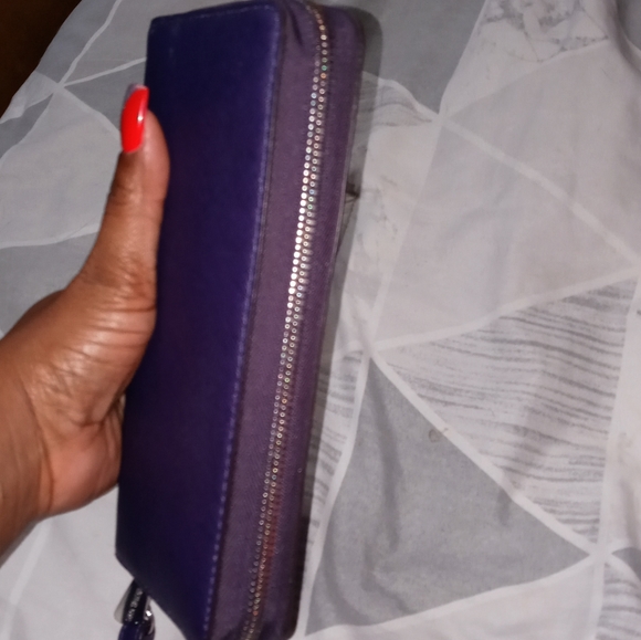 ((SOLD)) AUTHENTIC MICHAEL KORS PURSE & WALLET SET - Picture 3 of 16